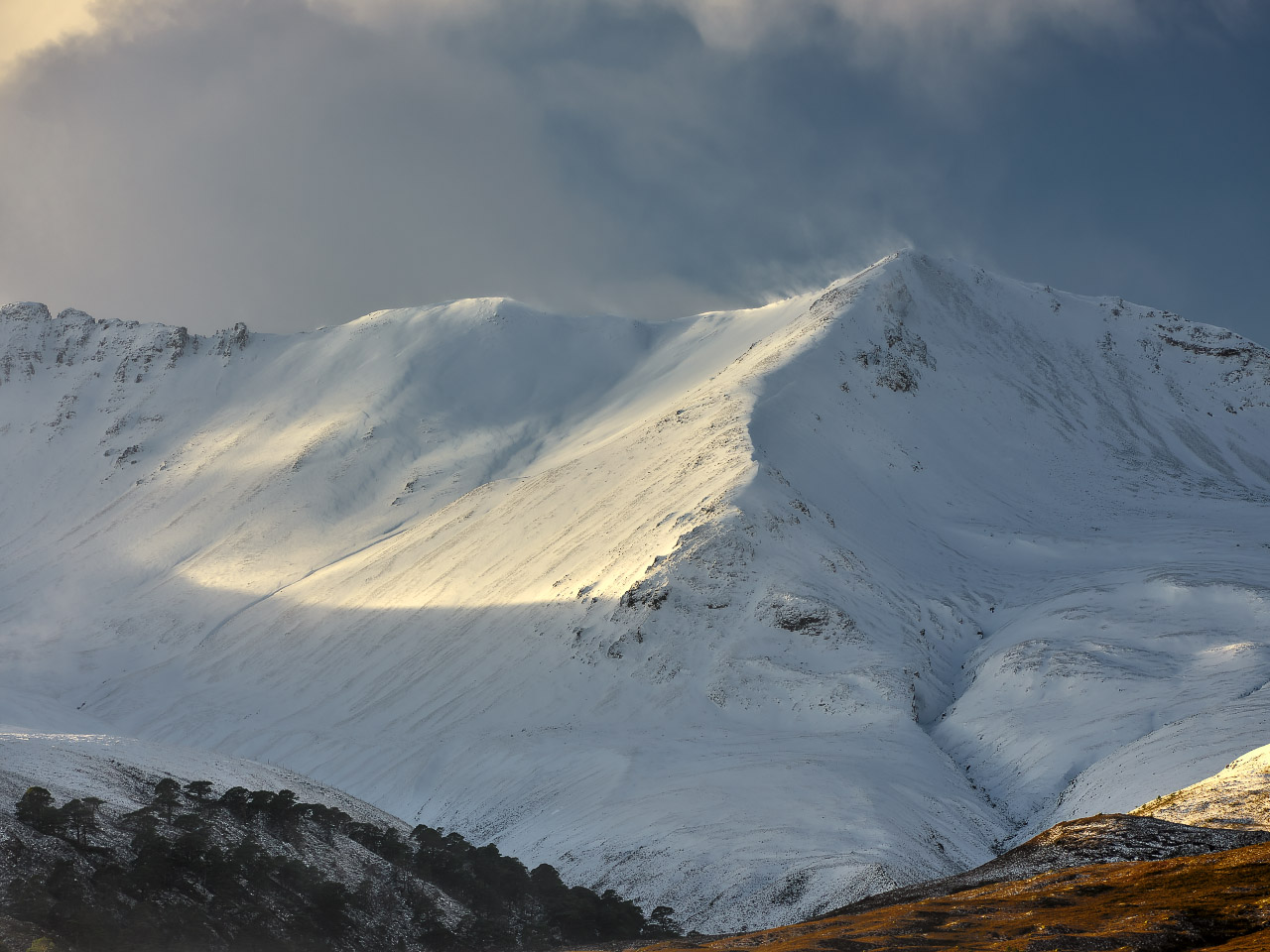 Wind On The Ridge - Beinn Eighe