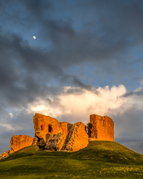 The Moon And The Castle