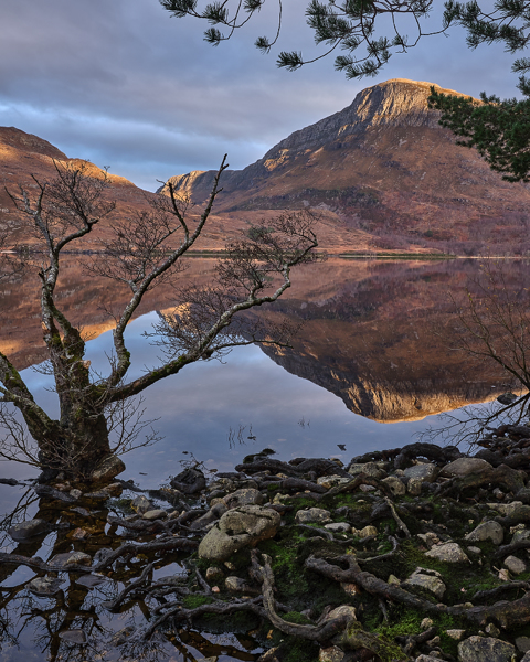 Struggle On The Shore -Towards Beinn a' Mhuinidh